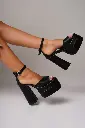 gianni-negro-versace-21-410db0b37164b18d8916944534741108-1024-1024.webp